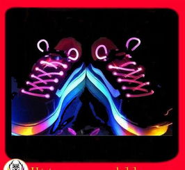 闪亮新潮，引领时尚 火狼科技发光鞋带全解析